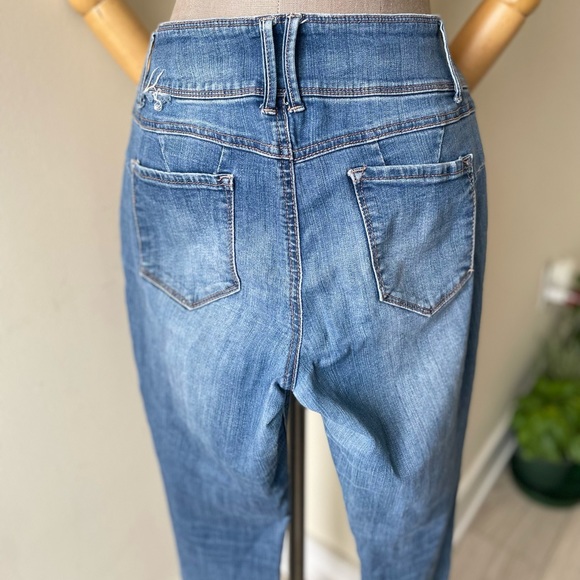 Distressed Skinny Blue Jeans - 11 - Picture 5 of 8